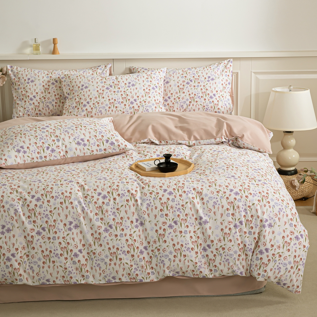 91家纺网 家纺一手货源 找家纺 绫韵家纺 2025秋冬新款印花全棉磨毛冬季加厚纯棉磨毛三件套四件套系列 邻家小院粉