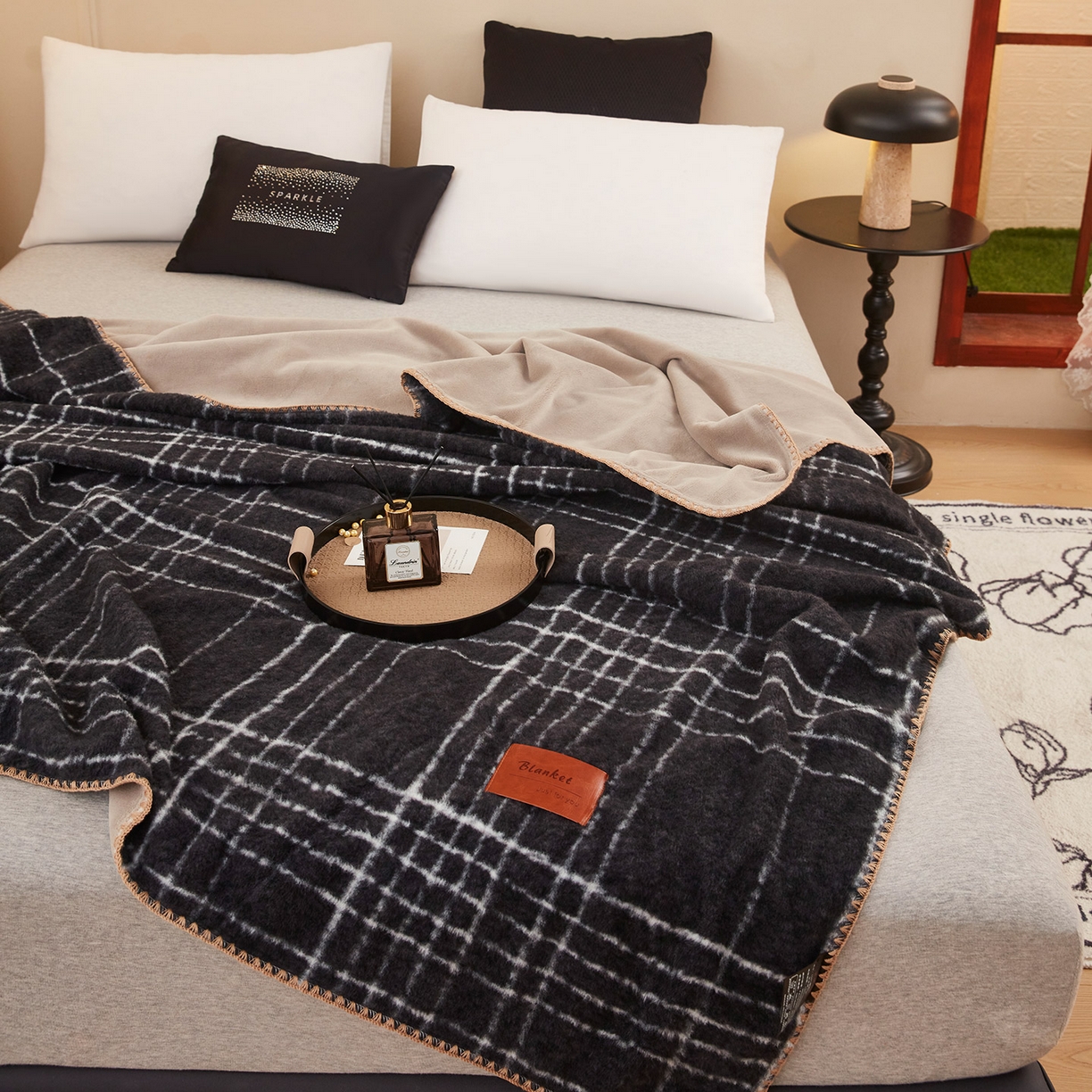 91家纺网 家纺一手货源 找家纺 肖恩毯业 2025新款仿羊绒毛毯羊驼绒绵羊绒毯 仿羊绒-宝莉黑白