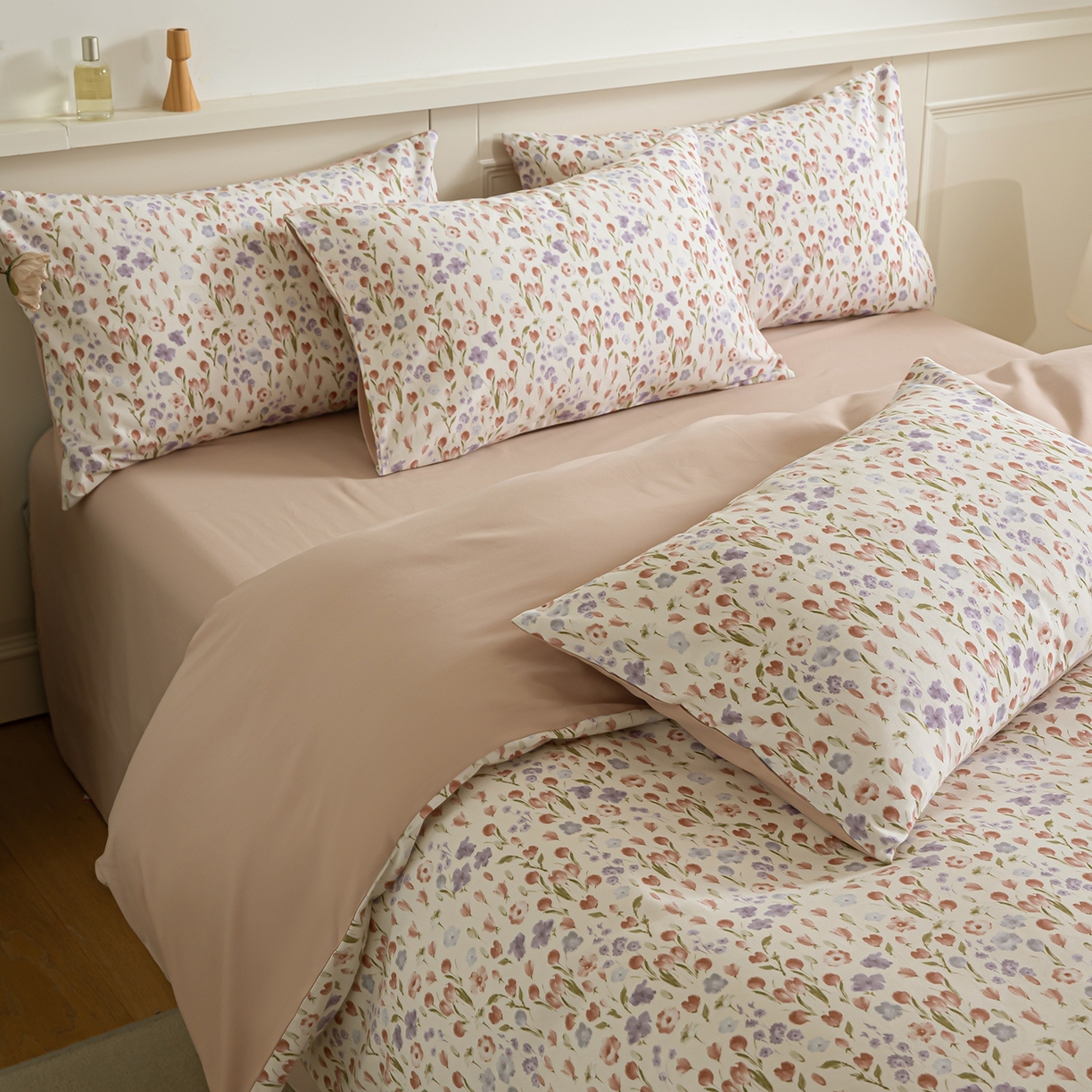 91家纺网 家纺一手货源 找家纺 绫韵家纺 2025秋冬新款印花全棉磨毛冬季加厚纯棉磨毛三件套四件套系列 邻家小院粉