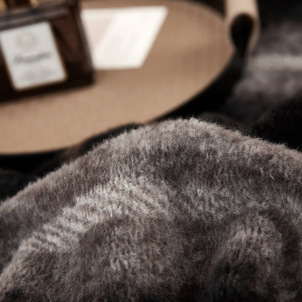 91家纺网 家纺一手货源 找家纺 肖恩毯业 2025新款仿羊绒毛毯羊驼绒绵羊绒毯 仿羊绒-宝莉黑咖