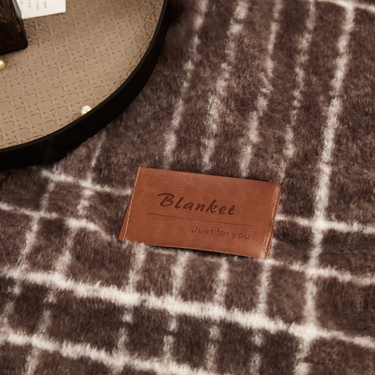 91家纺网 家纺一手货源 找家纺 肖恩毯业 2025新款仿羊绒毛毯羊驼绒绵羊绒毯 仿羊绒-宝莉棕白