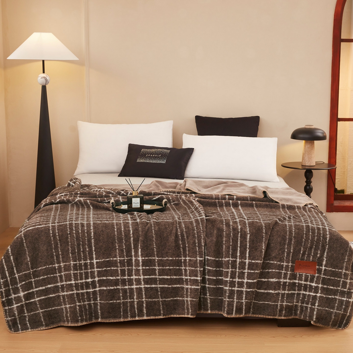 91家纺网 家纺一手货源 找家纺 肖恩毯业 2025新款仿羊绒毛毯羊驼绒绵羊绒毯 仿羊绒-宝莉棕白