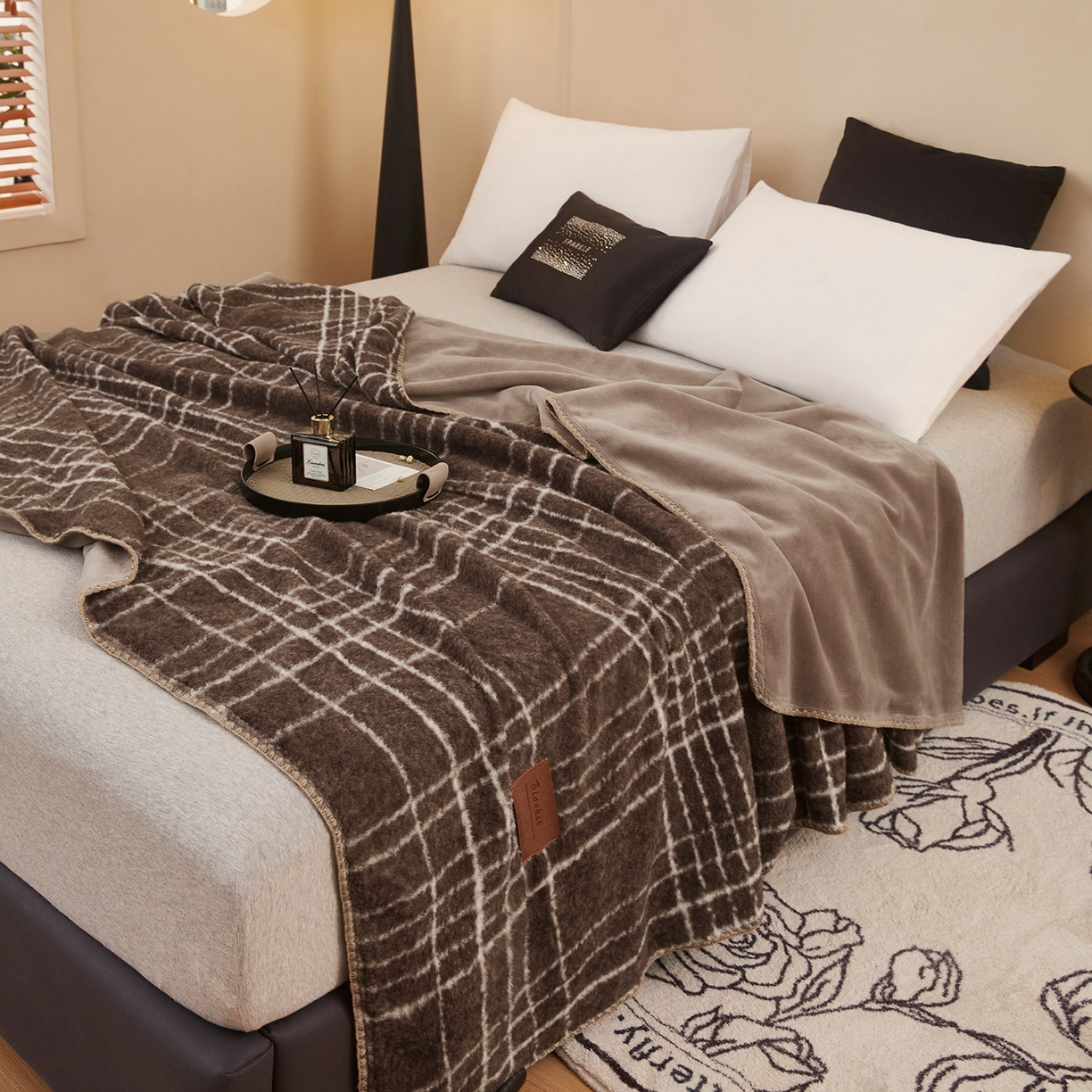 91家纺网 家纺一手货源 找家纺 肖恩毯业 2025新款仿羊绒毛毯羊驼绒绵羊绒毯 仿羊绒-宝莉棕白