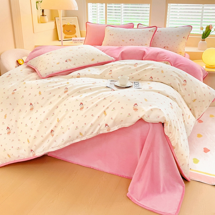 91家纺网 家纺一手货源 找家纺 琪琪阁家纺 2025新款A类全棉纯棉加牛奶绒包边款单被套四件套 小幸运