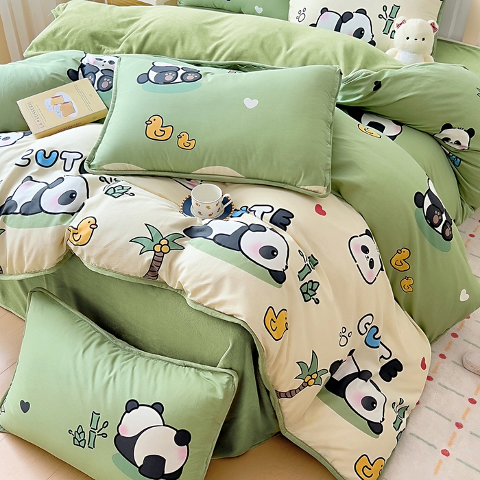 91家纺网 家纺一手货源 找家纺 琪琪阁家纺 2025新款A类全棉纯棉加牛奶绒包边款单被套四件套 熊猫戏水