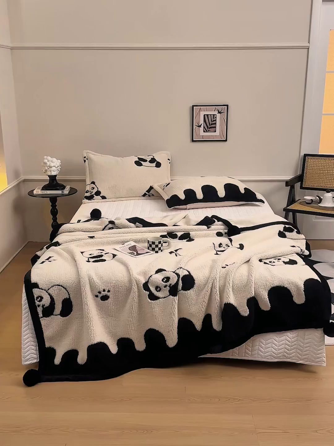 91家纺网 家纺一手货源 找家纺 （总）肖恩毯业 2025新款黑白阳离子熊猫绒多功能毛毯