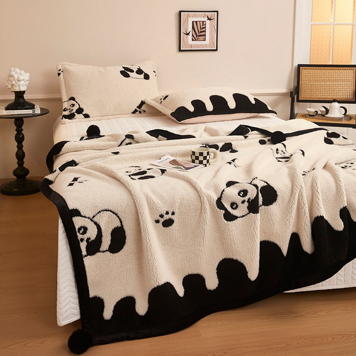 91家纺网 家纺一手货源 找家纺 （总）肖恩毯业 2025新款黑白阳离子熊猫绒多功能毛毯