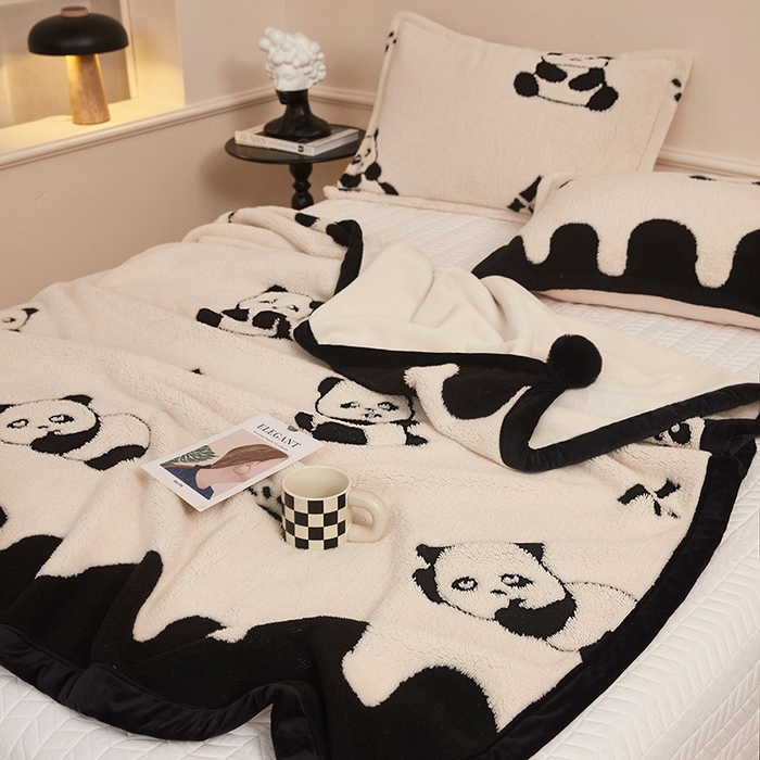 91家纺网 家纺一手货源 找家纺 （总）肖恩毯业 2025新款黑白阳离子熊猫绒多功能毛毯