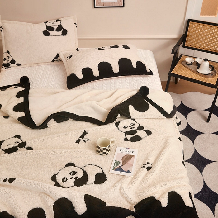 91家纺网 家纺一手货源 找家纺 （总）肖恩毯业 2025新款黑白阳离子熊猫绒多功能毛毯