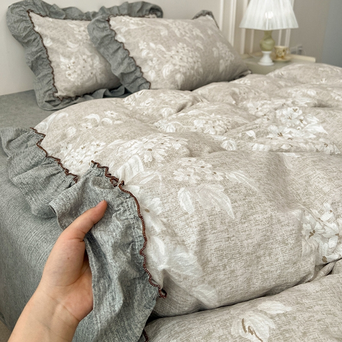 91家纺网 家纺一手货源 找家纺 鑫利来家纺 2025新款加厚高克重亚麻复古原麻皱皱纱印花法式花边四件套 海棠花溪