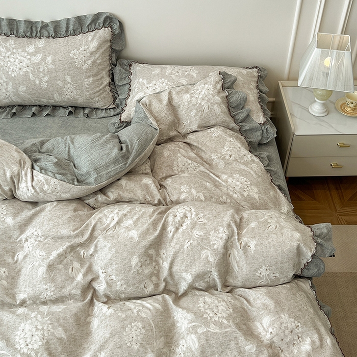 91家纺网 家纺一手货源 找家纺 鑫利来家纺 2025新款加厚高克重亚麻复古原麻皱皱纱印花法式花边四件套 海棠花溪