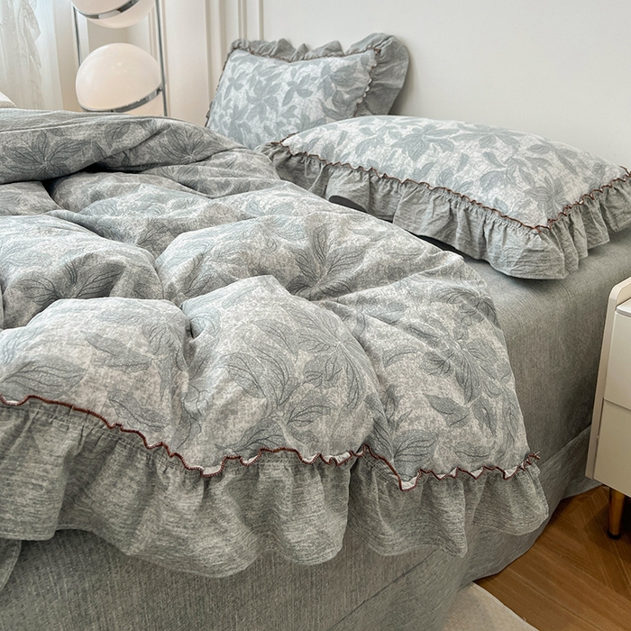 91家纺网 家纺一手货源 找家纺 鑫利来家纺 2025新款加厚高克重亚麻复古原麻皱皱纱印花法式花边四件套 叶之舞