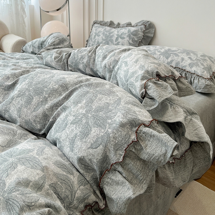 91家纺网 家纺一手货源 找家纺 鑫利来家纺 2025新款加厚高克重亚麻复古原麻皱皱纱印花法式花边四件套 叶之舞