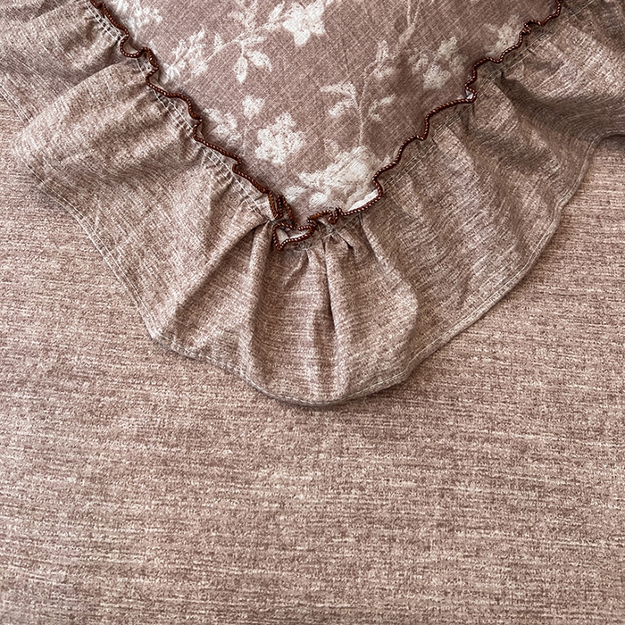 91家纺网 家纺一手货源 找家纺 鑫利来家纺 2025新款加厚高克重亚麻复古原麻皱皱纱印花法式花边四件套 花颜