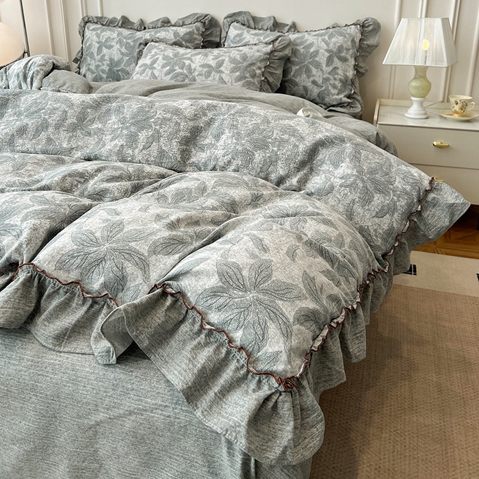 91家纺网 家纺一手货源 找家纺 鑫利来家纺 2025新款加厚高克重亚麻复古原麻皱皱纱印花法式花边四件套 叶之舞