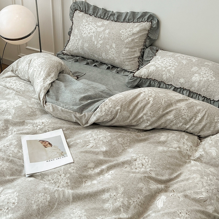 91家纺网 家纺一手货源 找家纺 鑫利来家纺 2025新款加厚高克重亚麻复古原麻皱皱纱印花法式花边四件套 海棠花溪