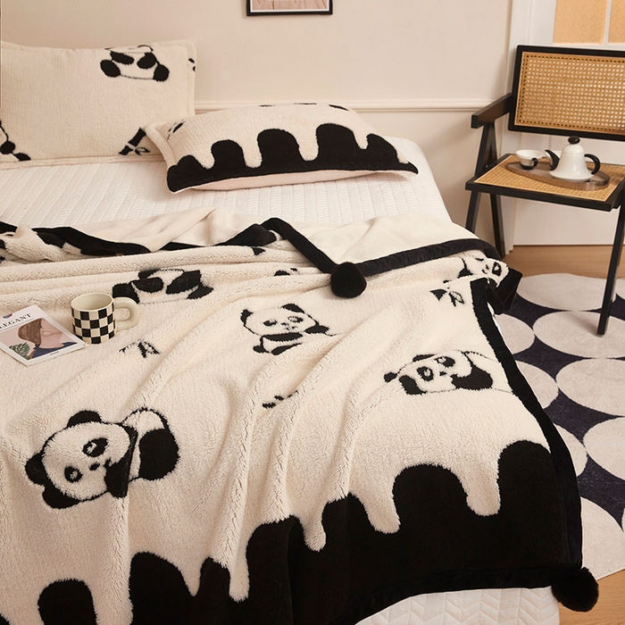 91家纺网 家纺一手货源 找家纺 肖恩毯业 2025新款黑白阳离子熊猫绒多功能毛毯 熊猫绒-熊猫球
