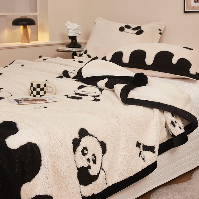 91家纺网 家纺一手货源 找家纺 肖恩毯业 2025新款黑白阳离子熊猫绒多功能毛毯 熊猫绒-熊猫球