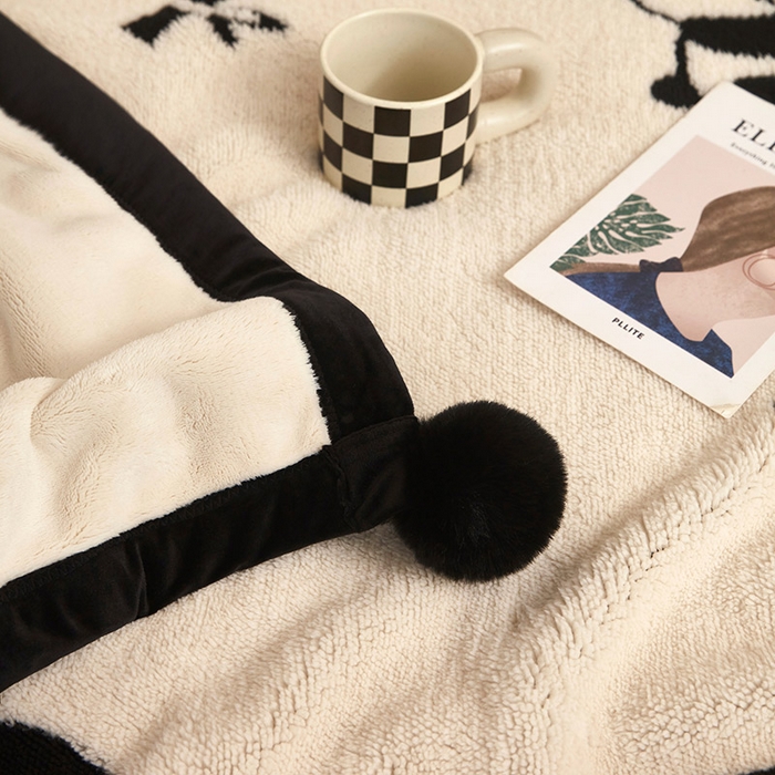 91家纺网 家纺一手货源 找家纺 肖恩毯业 2025新款黑白阳离子熊猫绒多功能毛毯 熊猫绒-熊猫球