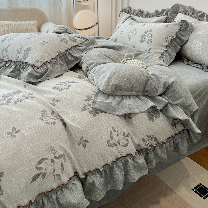 91家纺网 家纺一手货源 找家纺 鑫利来家纺 2025新款加厚高克重亚麻复古原麻皱皱纱印花法式花边四件套 莱茵河畔