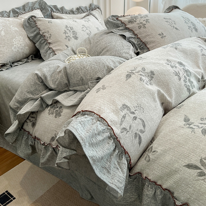 91家纺网 家纺一手货源 找家纺 鑫利来家纺 2025新款加厚高克重亚麻复古原麻皱皱纱印花法式花边四件套 莱茵河畔