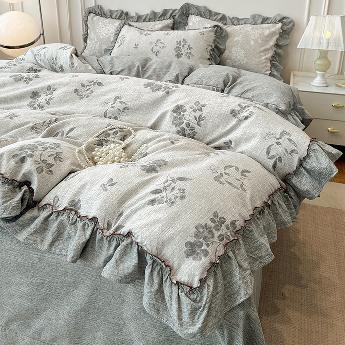 91家纺网 家纺一手货源 找家纺 鑫利来家纺 2025新款加厚高克重亚麻复古原麻皱皱纱印花法式花边四件套 莱茵河畔