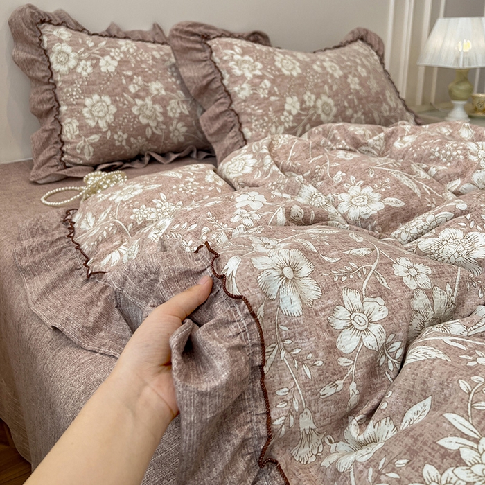 91家纺网 家纺一手货源 找家纺 鑫利来家纺 2025新款加厚高克重亚麻复古原麻皱皱纱印花法式花边四件套 爱丽丝