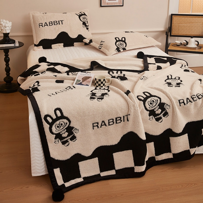 91家纺网 家纺一手货源 找家纺 肖恩毯业 2025新款黑白阳离子熊猫绒多功能毛毯 熊猫绒-小布布球