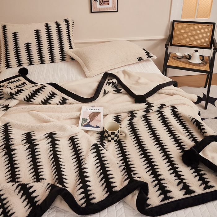 91家纺网 家纺一手货源 找家纺 肖恩毯业 2025新款黑白阳离子熊猫绒多功能毛毯 熊猫绒-节节高球