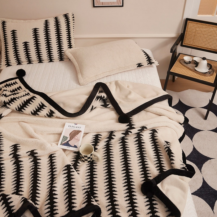 91家纺网 家纺一手货源 找家纺 肖恩毯业 2025新款黑白阳离子熊猫绒多功能毛毯 熊猫绒-节节高球