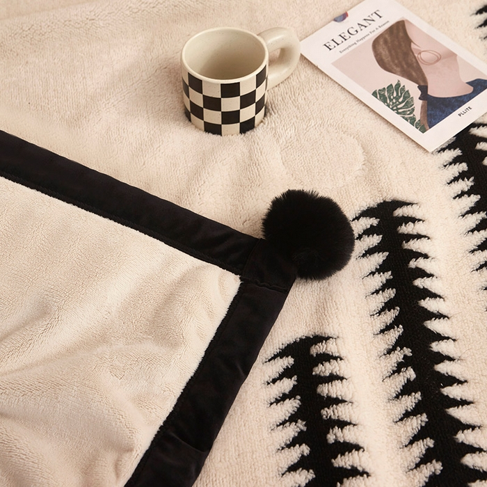 91家纺网 家纺一手货源 找家纺 肖恩毯业 2025新款黑白阳离子熊猫绒多功能毛毯 熊猫绒-节节高球