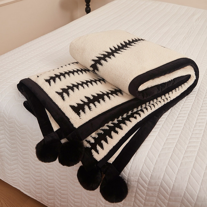 91家纺网 家纺一手货源 找家纺 肖恩毯业 2025新款黑白阳离子熊猫绒多功能毛毯 熊猫绒-节节高球