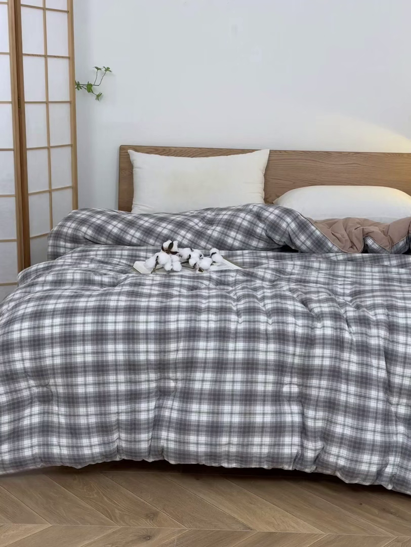 91家纺网 家纺一手货源 找家纺 雯雨家纺 2025新款100%里外全棉纯棉新疆棉花被冬被春秋被夏凉被四季被 轩尼诗-灰