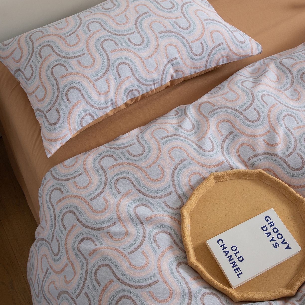 91家纺网 家纺一手货源 找家纺 绫韵家纺 2025秋冬新款印花全棉磨毛冬季加厚纯棉磨毛三件套四件套系列 摩菲