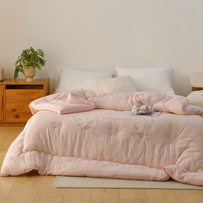 91家纺网 家纺一手货源 找家纺 雯雨家纺 2025新款A类绣花立体麻绳大豆被被子冬被春秋被被芯纤维被冬被被子被芯 绣花-粉