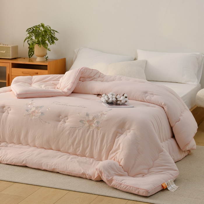 91家纺网 家纺一手货源 找家纺 雯雨家纺 2025新款A类绣花立体麻绳大豆被被子冬被春秋被被芯纤维被冬被被子被芯 绣花-粉