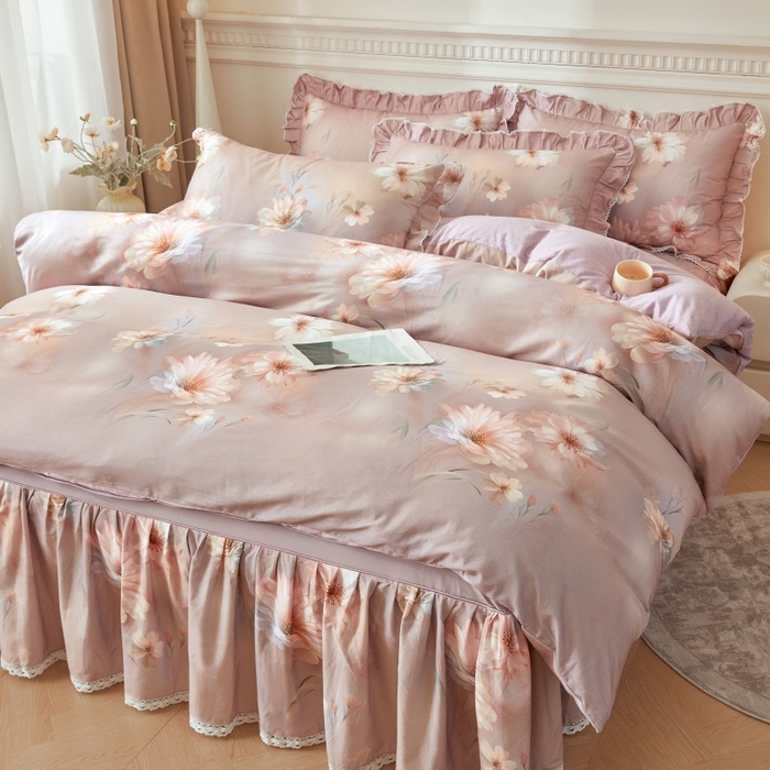 91家纺网 家纺一手货源 找家纺 缦彩 全棉A类100%数码印花床裙遮丑花边床单床罩单品 樱岛春漫-紫