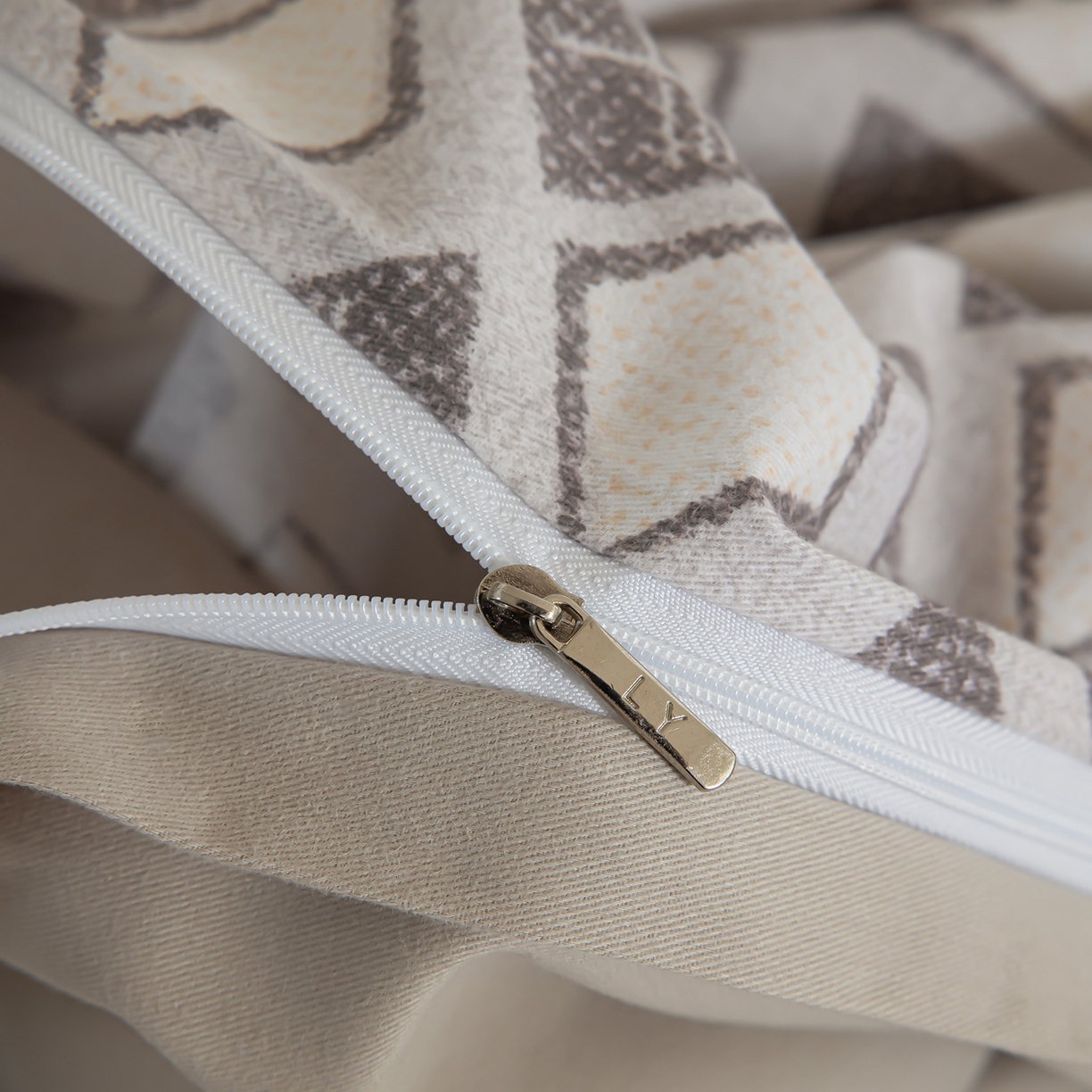 91家纺网 家纺一手货源 找家纺 绫韵家纺 2025秋冬新款印花全棉磨毛冬季加厚纯棉磨毛三件套四件套系列 摩卡