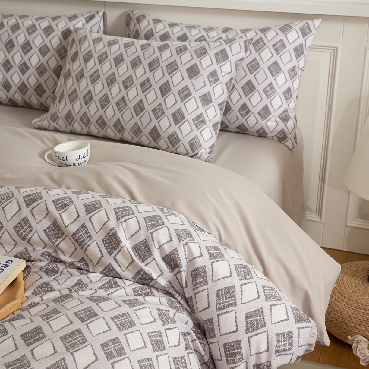 91家纺网 家纺一手货源 找家纺 绫韵家纺 2025秋冬新款印花全棉磨毛冬季加厚纯棉磨毛三件套四件套系列 摩卡