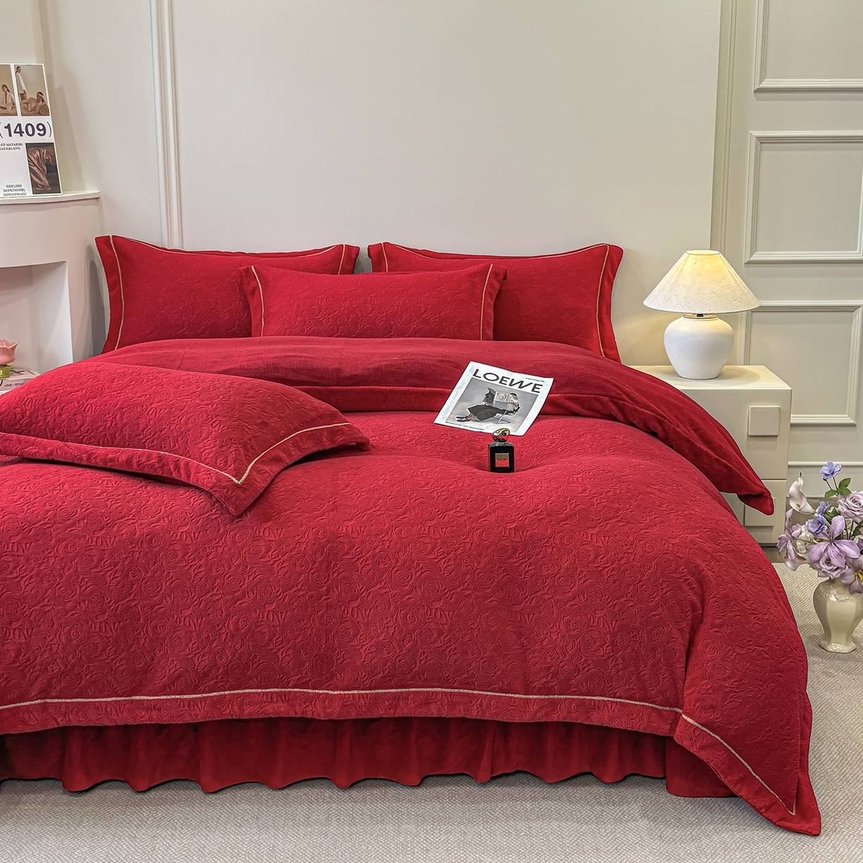 91家纺网 家纺一手货源 找家纺 金艾草 2025新款牛奶绒立体雕花夹棉床盖四件套玫瑰-大红