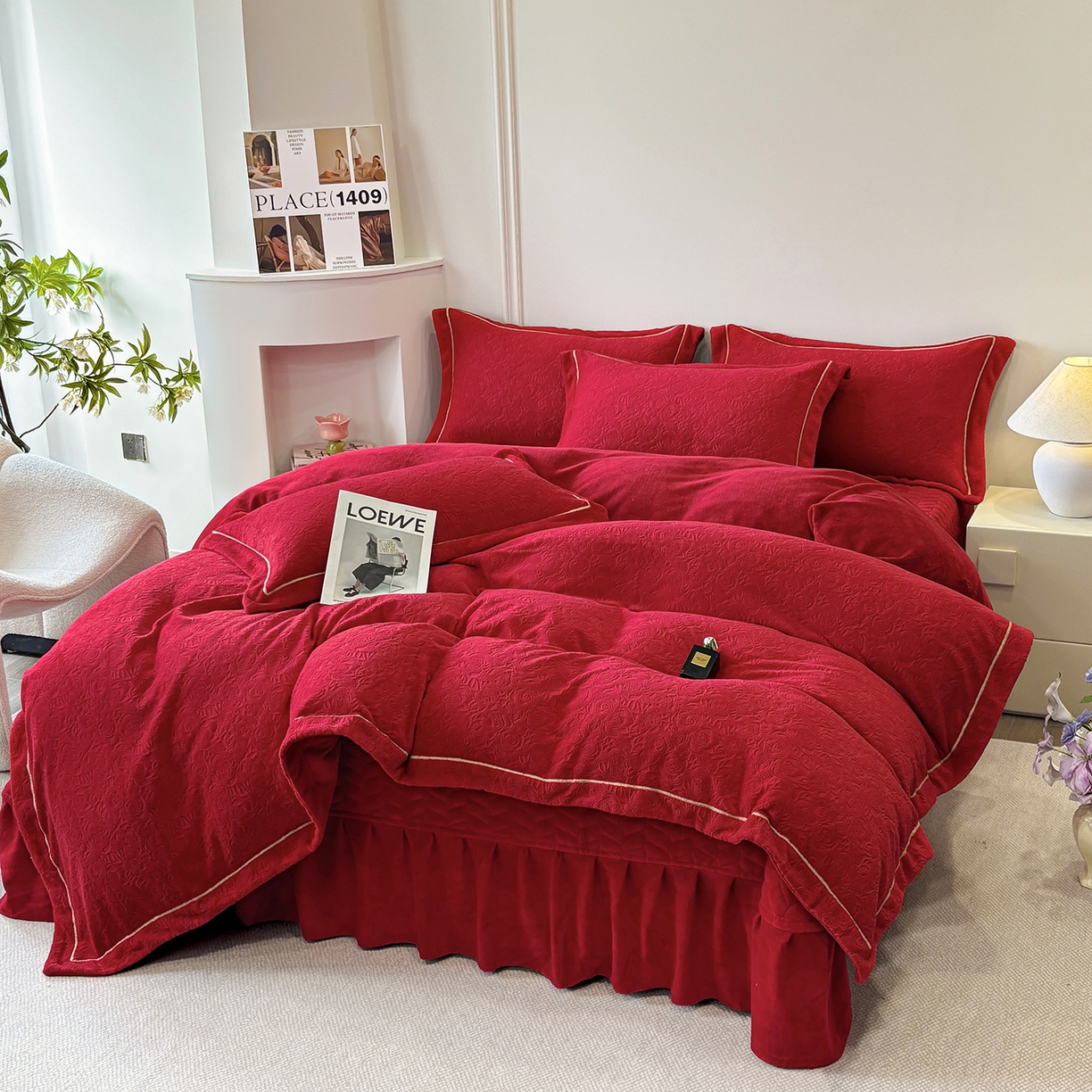 91家纺网 家纺一手货源 找家纺 金艾草 2025新款牛奶绒立体雕花夹棉床盖四件套玫瑰-大红