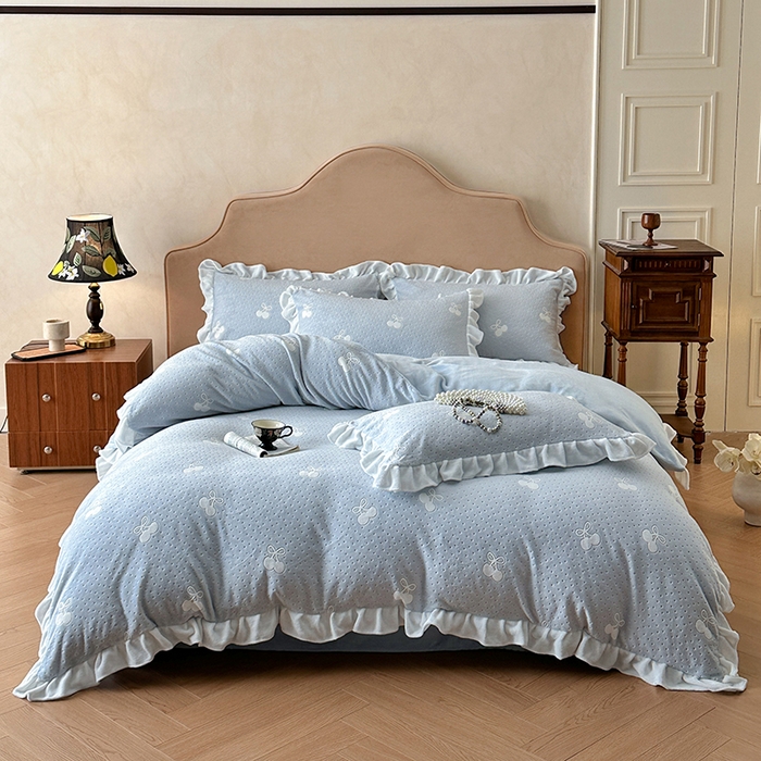 91家纺网 家纺一手货源 找家纺 （总）澳梵家居 2025新款雕花牛奶绒韩版四件套-玫瑰蝶语