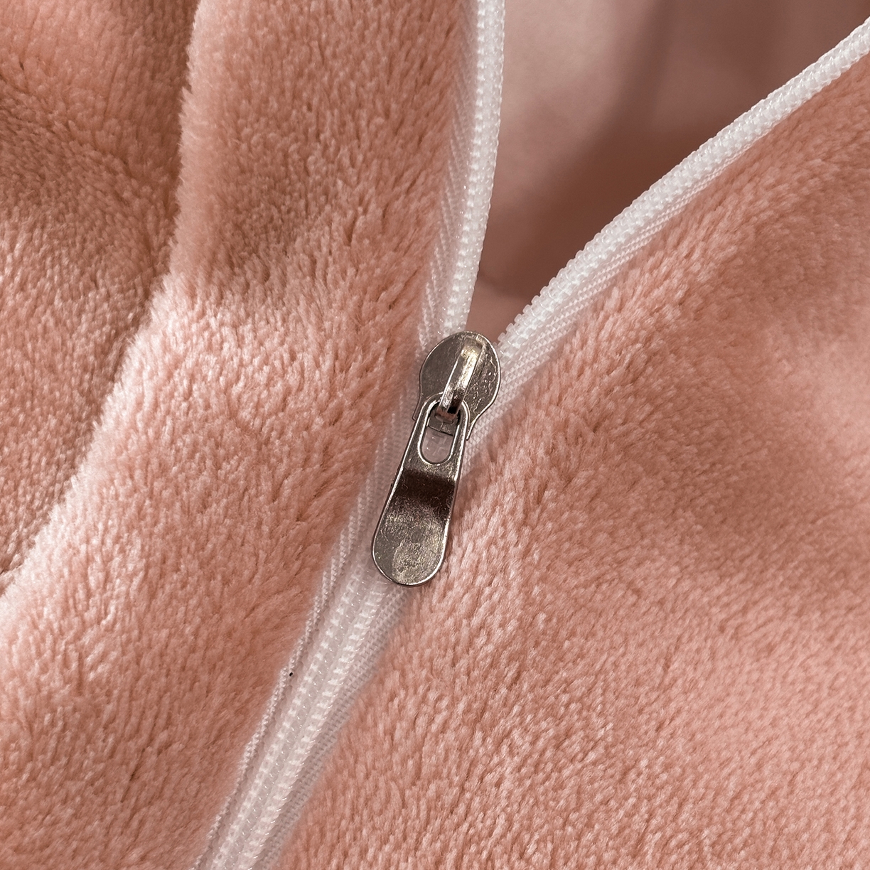 91家纺网 家纺一手货源 找家纺 金艾草 2025新款牛奶绒立体雕花夹棉床盖四件套向日葵-豆沙