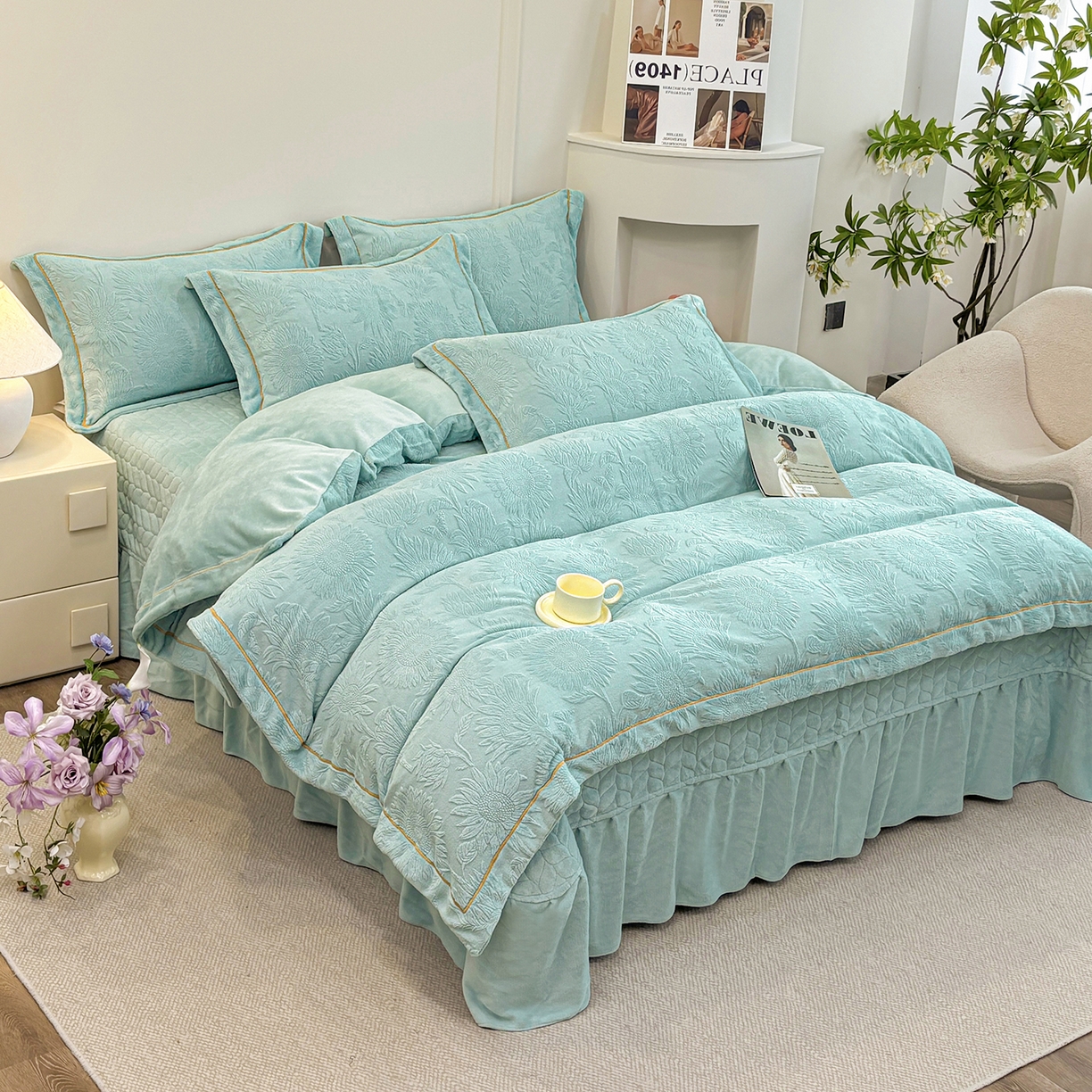 91家纺网 家纺一手货源 找家纺 金艾草 2025新款牛奶绒立体雕花夹棉床盖四件套向日葵-湖蓝
