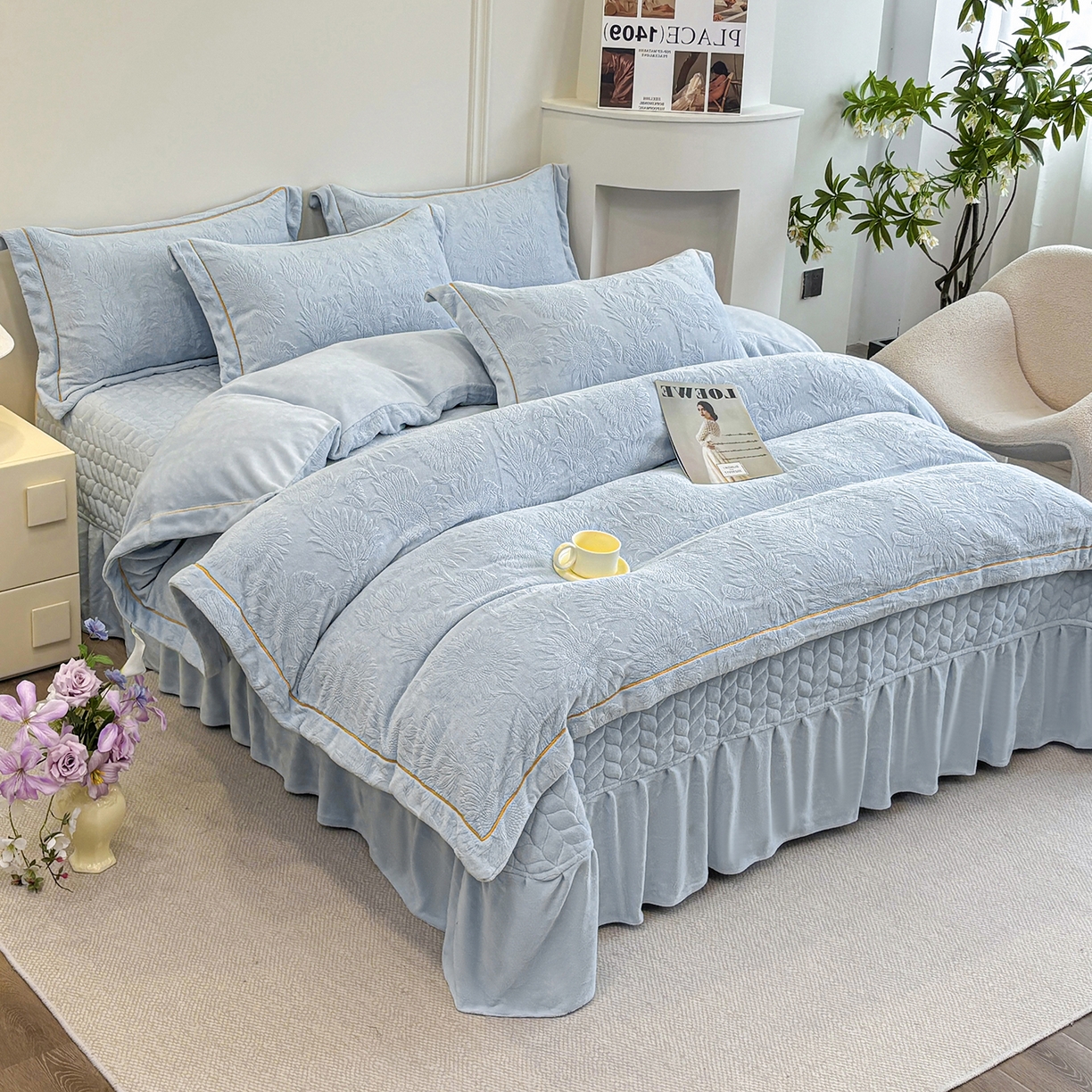 91家纺网 家纺一手货源 找家纺 金艾草 2025新款牛奶绒立体雕花夹棉床盖四件套向日葵-浅蓝