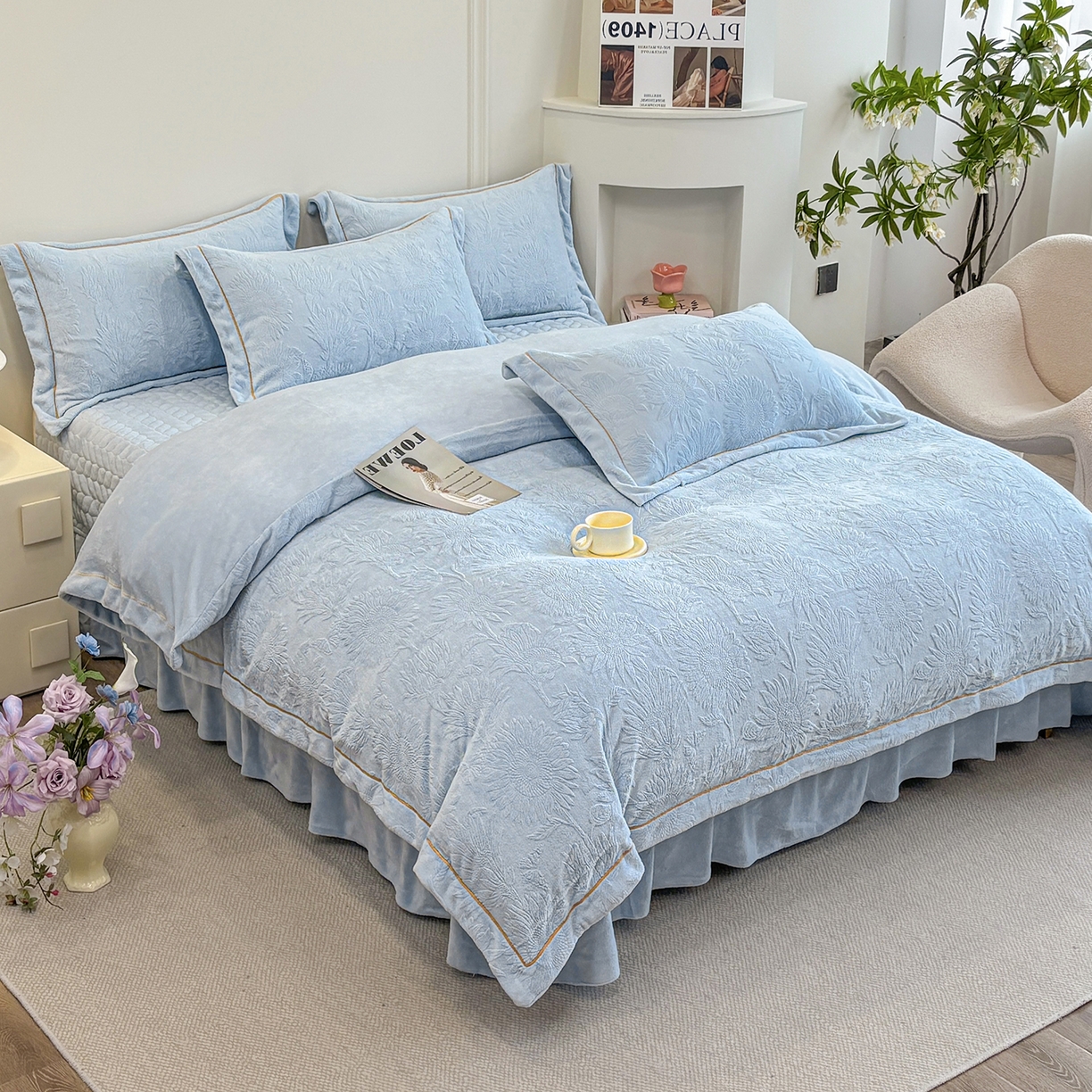 91家纺网 家纺一手货源 找家纺 金艾草 2025新款牛奶绒立体雕花夹棉床盖四件套向日葵-浅蓝