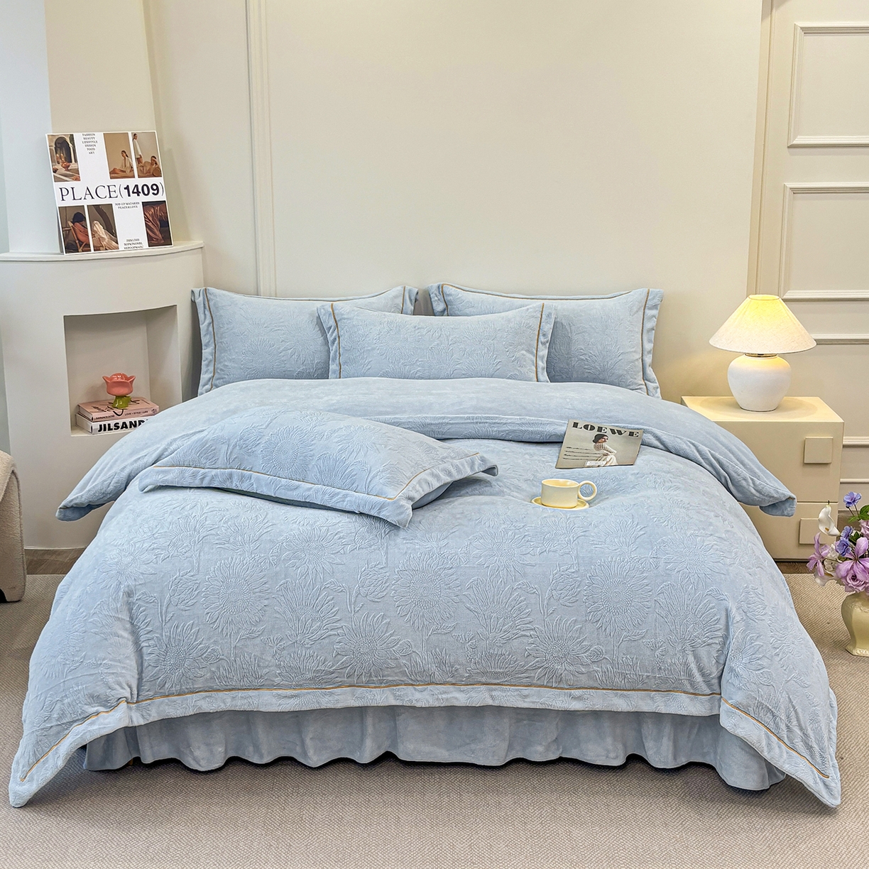 91家纺网 家纺一手货源 找家纺 金艾草 2025新款牛奶绒立体雕花夹棉床盖四件套向日葵-浅蓝,向日葵-浅蓝