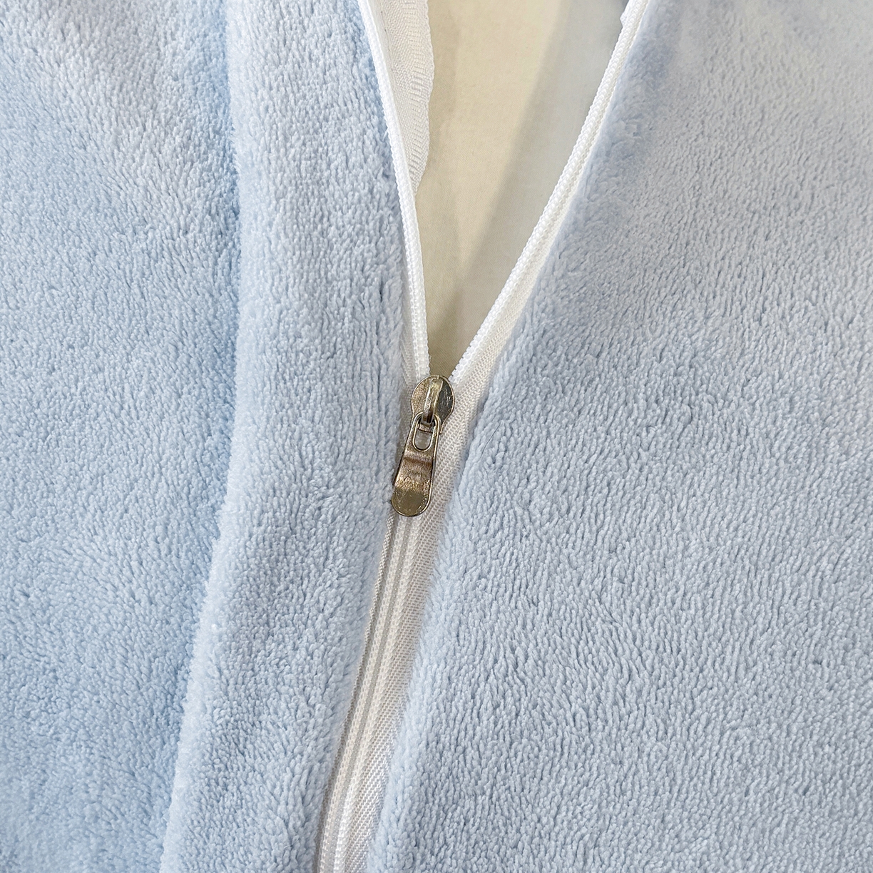 91家纺网 家纺一手货源 找家纺 金艾草 2025新款牛奶绒立体雕花夹棉床盖四件套向日葵-浅蓝