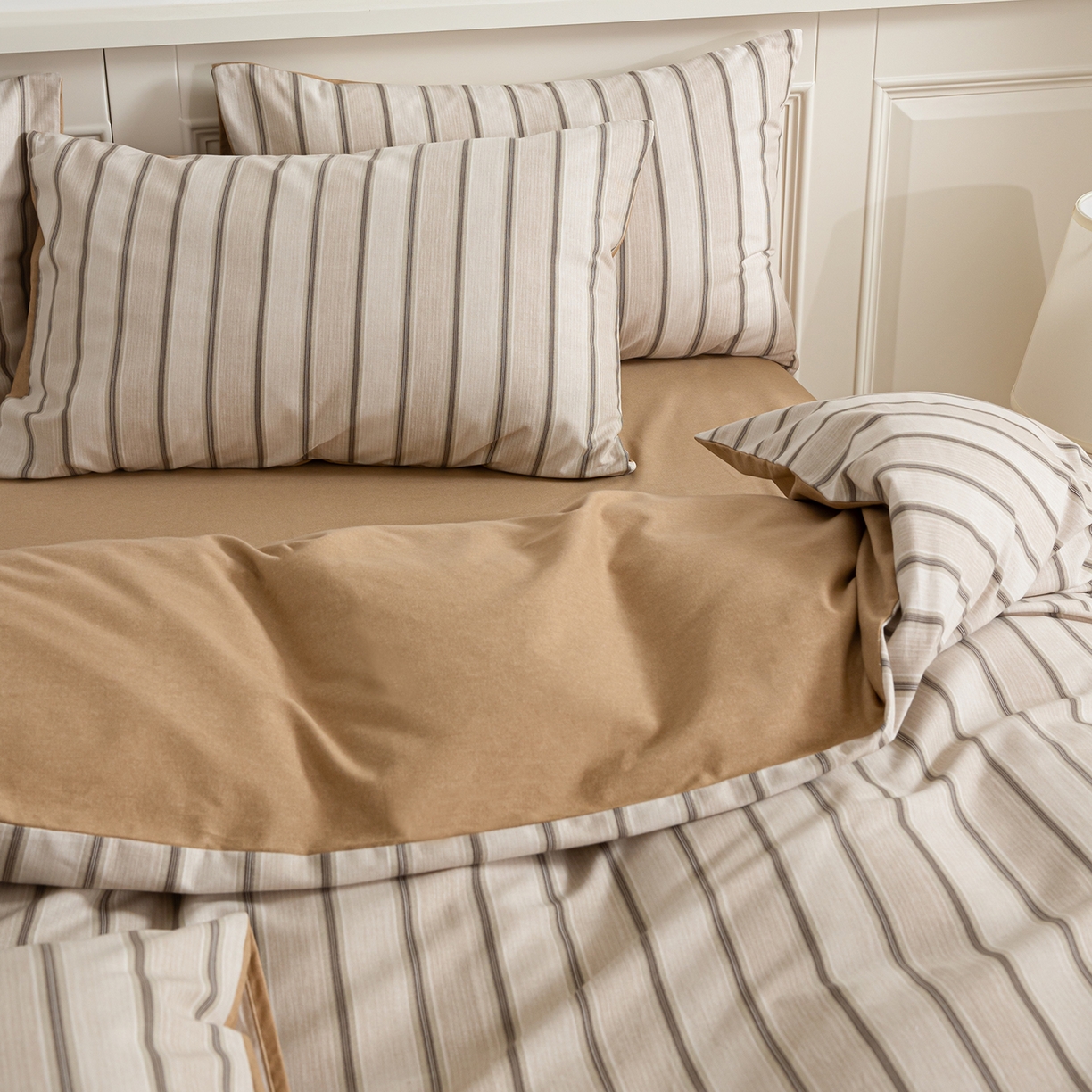 91家纺网 家纺一手货源 找家纺 绫韵家纺 2025秋冬新款印花全棉磨毛冬季加厚纯棉磨毛三件套四件套系列 容枫