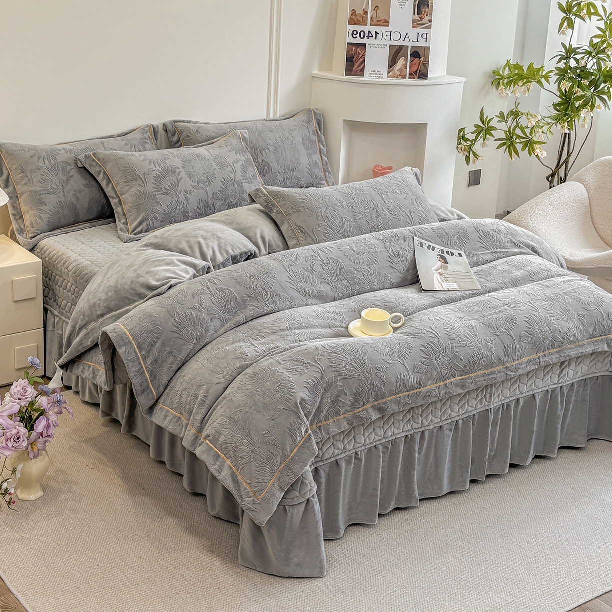 91家纺网 家纺一手货源 找家纺 金艾草 2025新款牛奶绒立体雕花夹棉床盖四件套向日葵-深灰